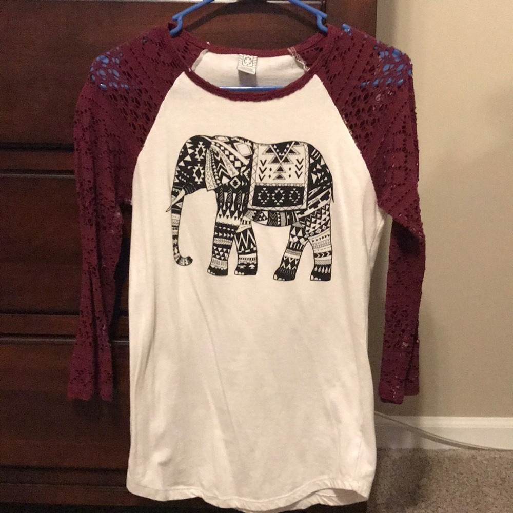 Long-sleeved elephant top